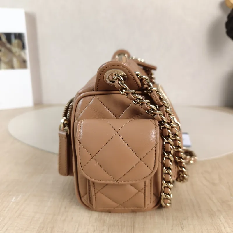 Chanel Crossbody Bag Camera Bag Taupe Lambskin One Size 24 × 17 × 18 cm — detail view 4 of 11
