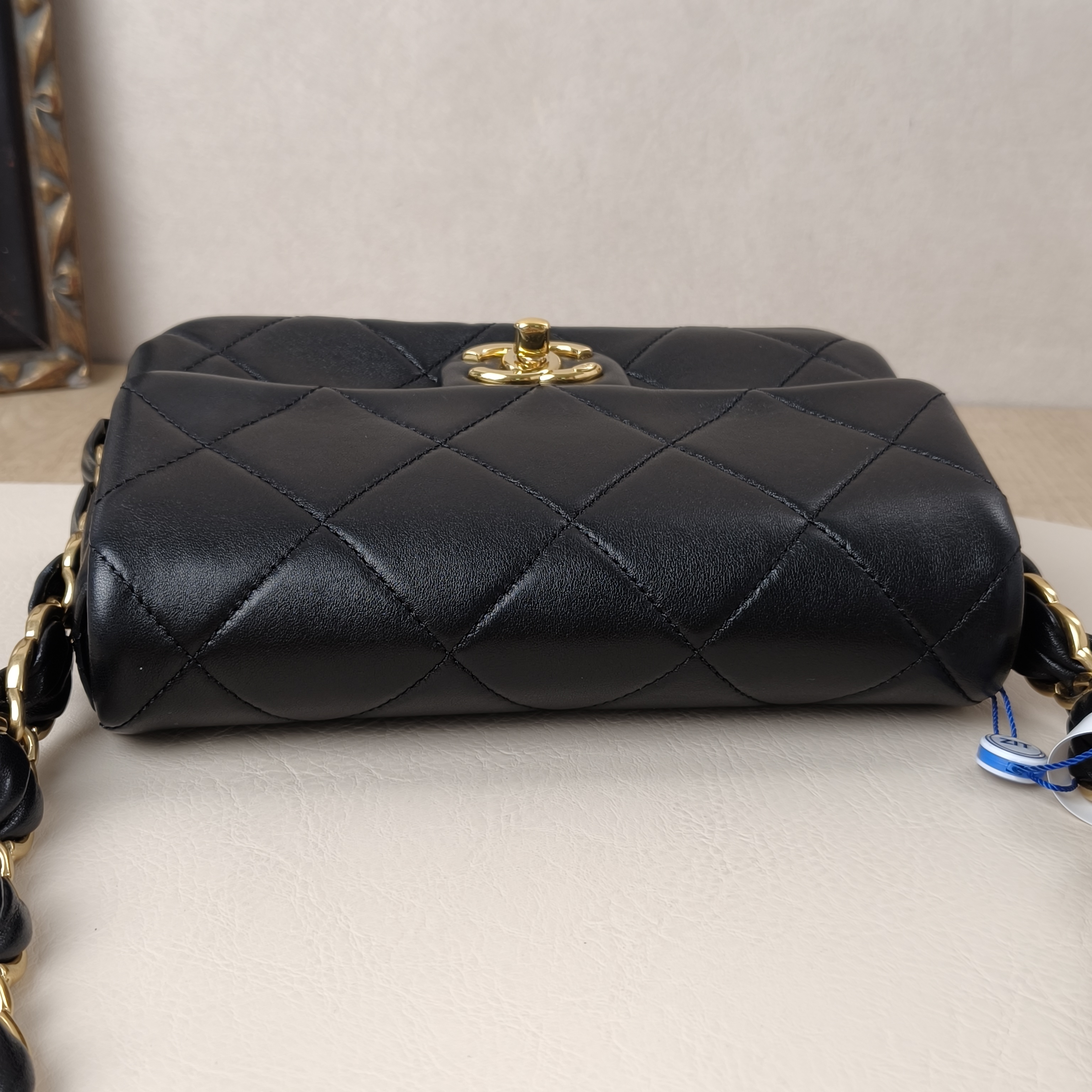 Chanel Crossbody Bagcf Collection Crossbody Bag Black with Gold-Tone Hardware Lambskin One Size20 × 6 × 12 cm — cover view 7 of 10
