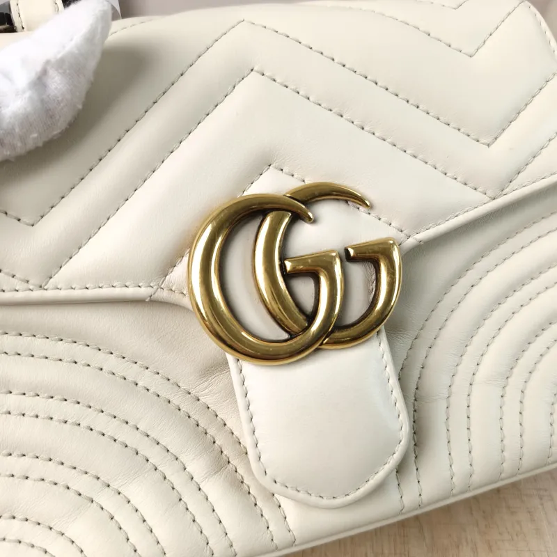 GUCCI Crossbody Bag GG Marmont Marmont White Calfskinmini21 × 8 × 15.5 cm — detail view 7 of 15