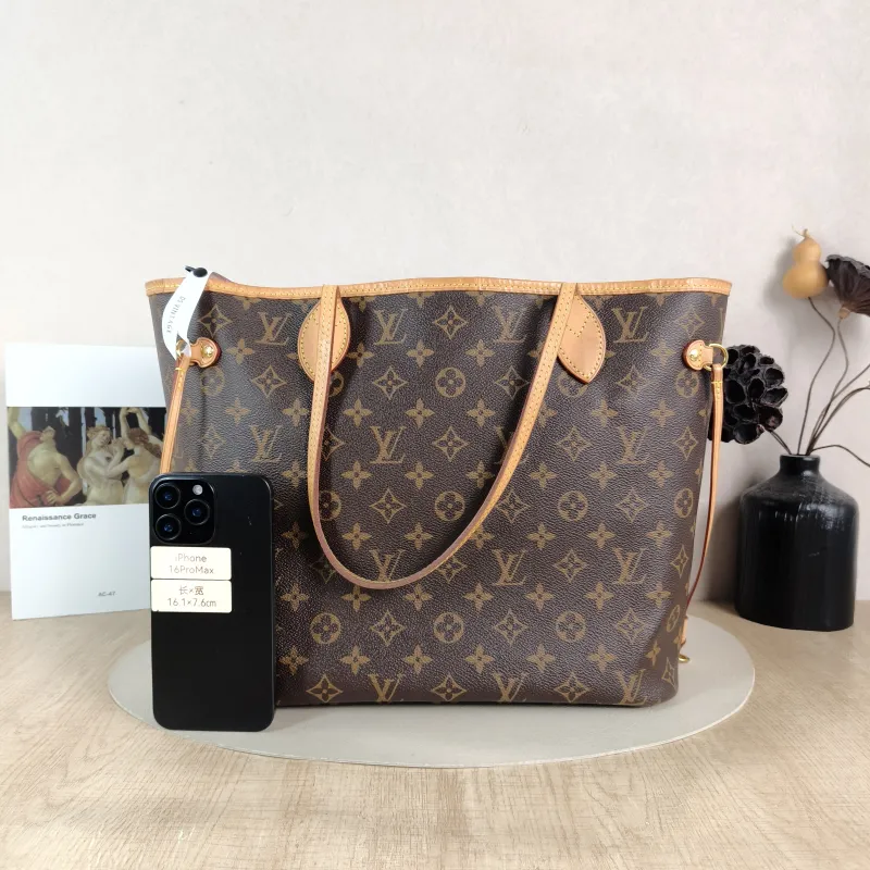 Louis Vuitton Shoulder Bag Neverfull Monogram PVC Medium 31 × 14 × 28 cm — cover view 3 of 5