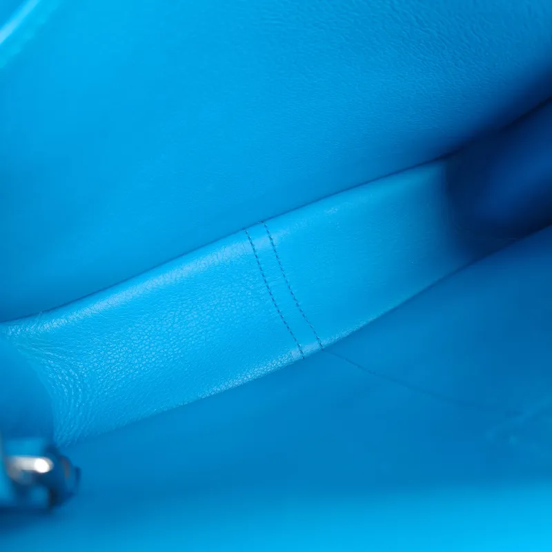 Hermès Shoulder Bag Halzan 25 Evercolor Calfskin Small 25 × 8 × 17 cm B — detail view 2 of 12