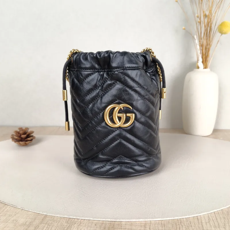 GUCCI Crossbody Bag GG Marmont Marmont Bucket Bag Black with Gold-Tone Hardware Calfskinmini13 × 10 × 17.5 cm