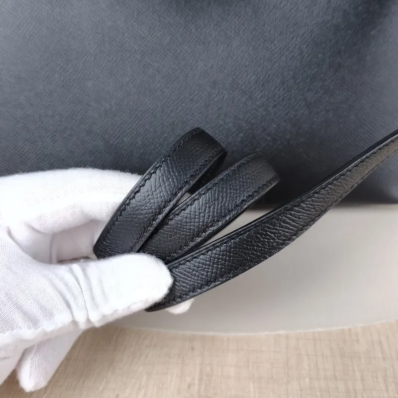 Hermès Shoulder Bag Kelly 28 Gold-Tone Hardware 89Black Epsom Calfskin Medium 28 × 10 × 22 cm C — detail view 7 of 13