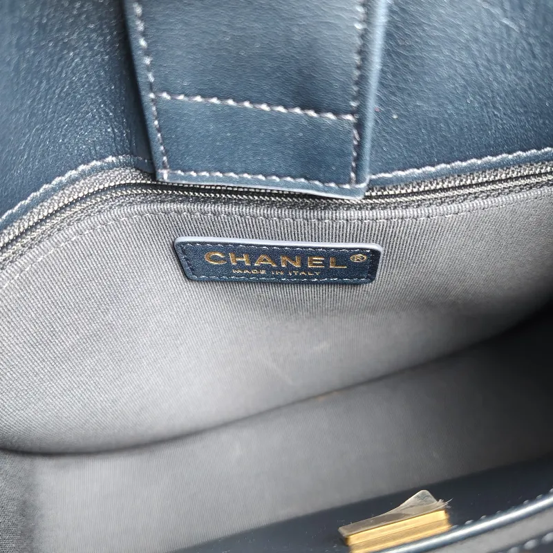 Chanel Crossbody Bag Hobo Blue One Size 22 × 6 × 24 cm — detail view 7 of 13