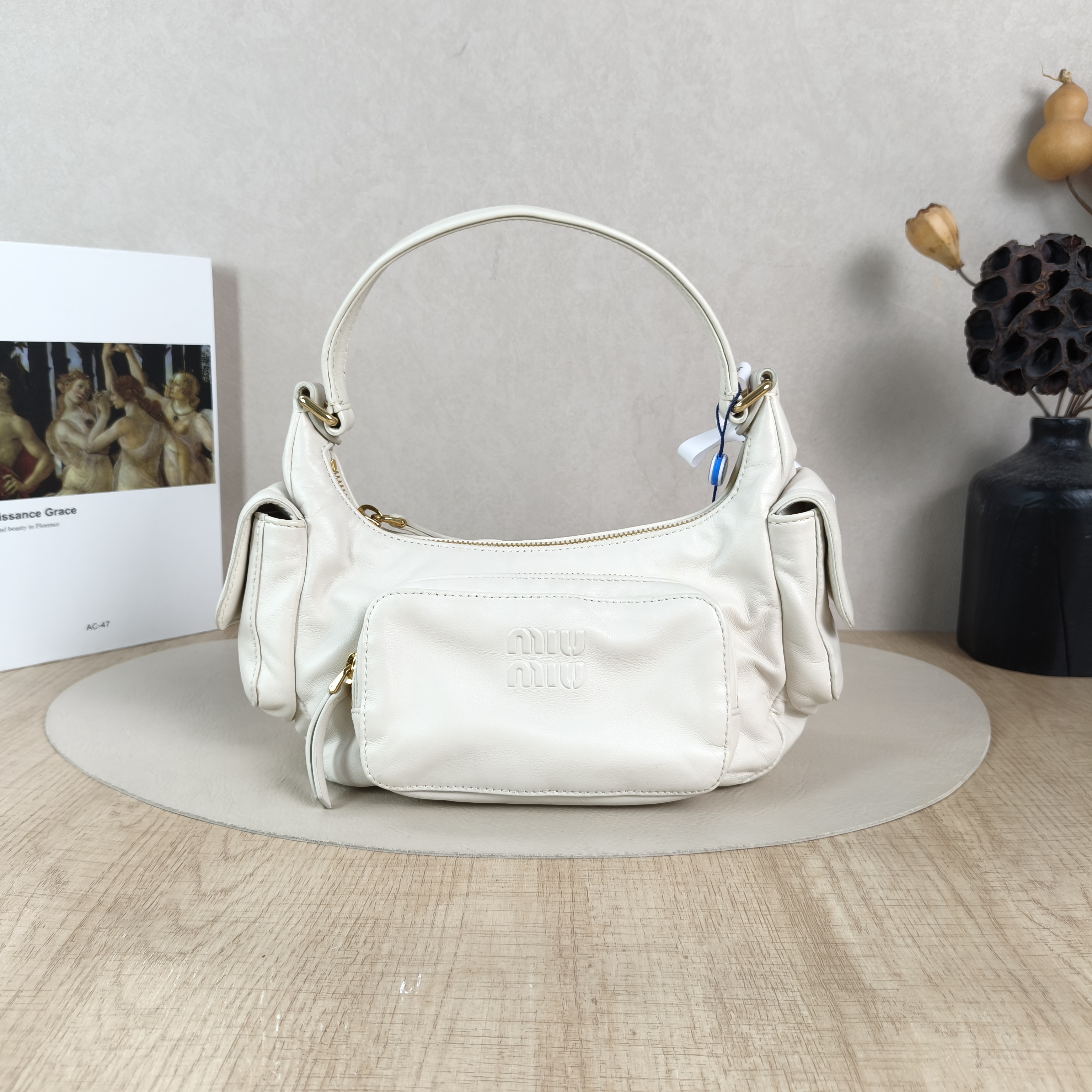Miumiu Shoulder Bag Pocket White Lambskin Small21 × 6 × 12 cm