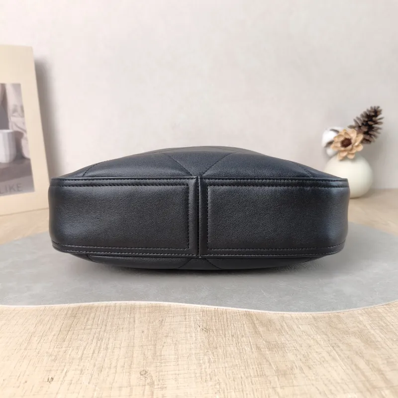 Chanel Shoulder Bag hobo Black Calfskin One Size 27 × 7 × 27 cm — cover view 4 of 5