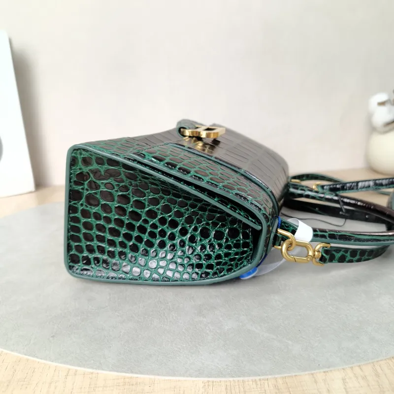 BALENCIAGA Crossbody Bag Hourglass Hourglass Bag Green Calfskin Small23 × 10 × 14 cm — detail view 2 of 14