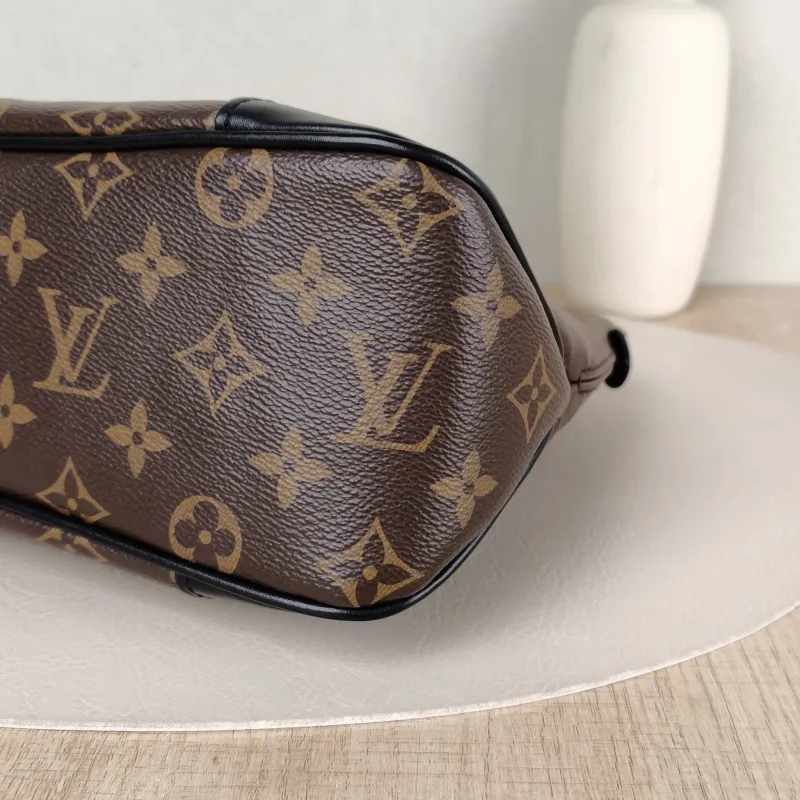 Louis Vuitton Crossbody Bag Boulogne PVC Small26 × 9.5 × 16 cm — detail view 7 of 10