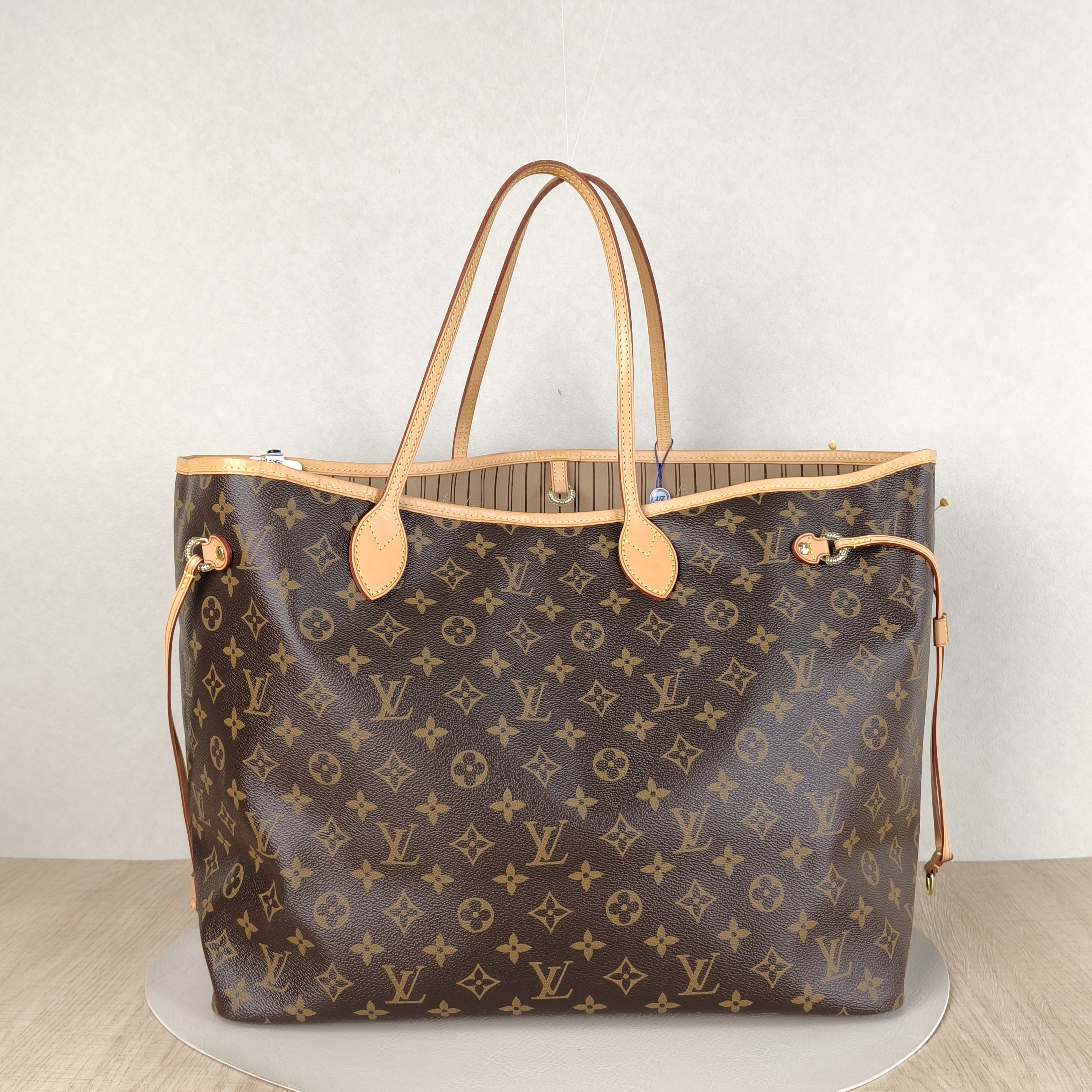 Louis Vuitton Shoulder Bag Neverfull Monogram PVC Large39 × 19 × 32 cm — cover view 4 of 5