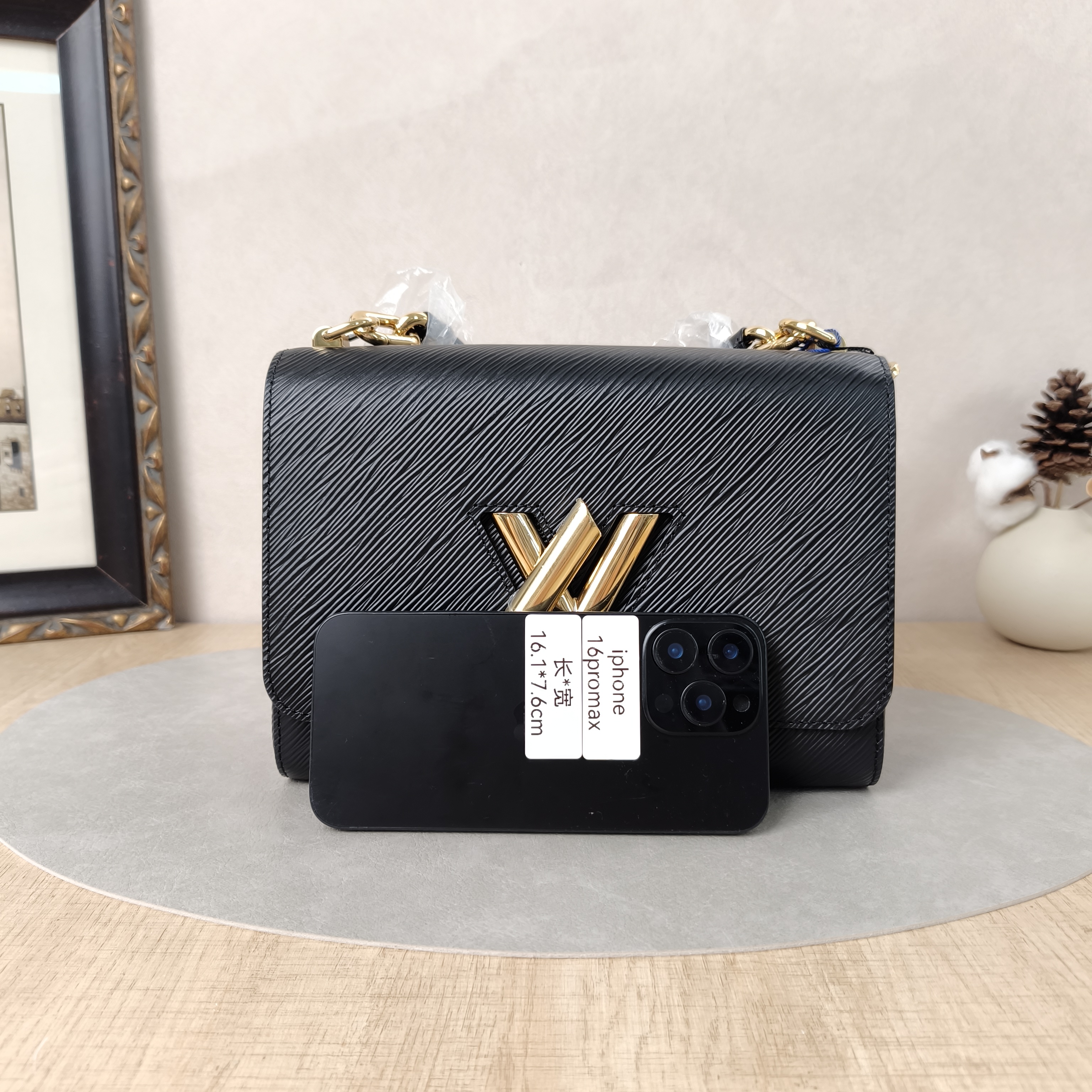 Louis Vuitton Crossbody Bag Twist Black Epi Embossed Calfskin Medium23 × 9.5 × 17 cm — cover view 4 of 5
