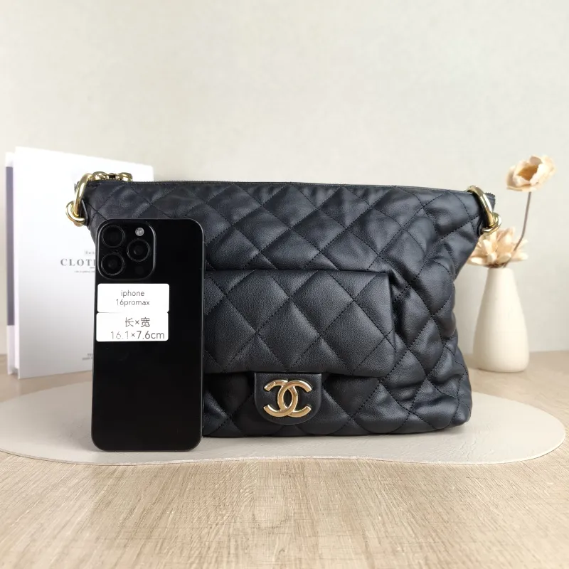 Chanel Shoulder Bag hobo Black Lambskin One Size 27.5 × 10 × 22 cm — cover view 4 of 5
