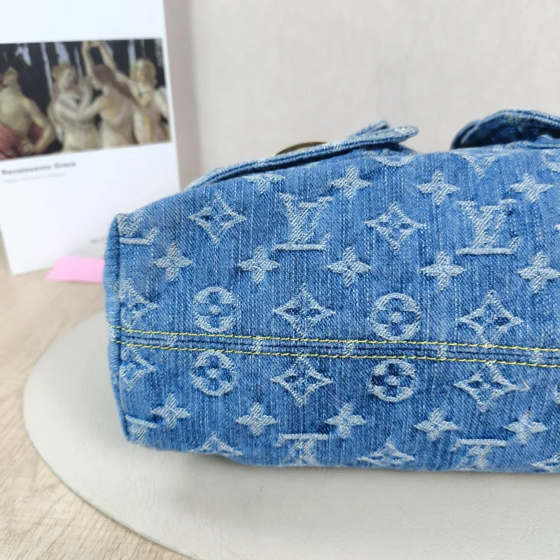 Louis Vuitton Shoulder Bag Baggy hobo Shoulder Bag Blue One Size 30 × 13 × 22 cm — detail view 5 of 10