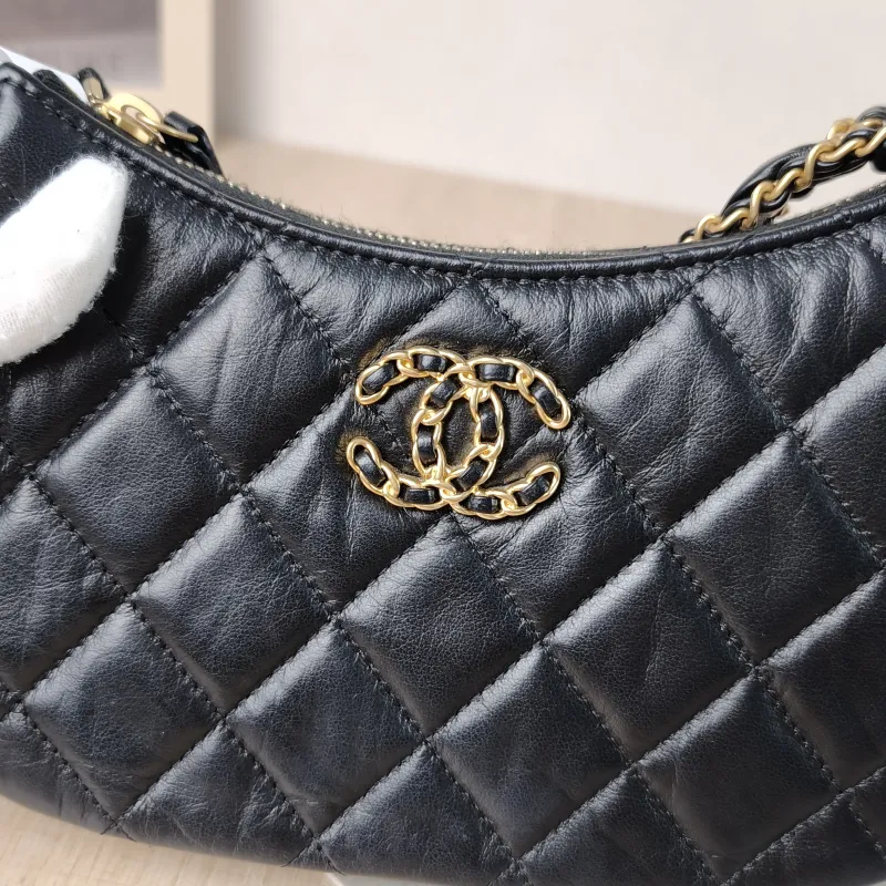 Chanel Shoulder Bag hobo 19 Black Lambskin Small 20 × 4.5 × 13 cm — detail view 8 of 11