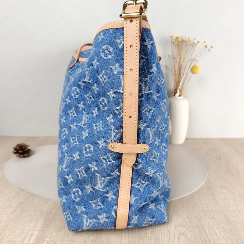 Louis Vuitton Crossbody Bag Carryall Blue Medium 39 × 15 × 30 cm — detail view 12 of 12
