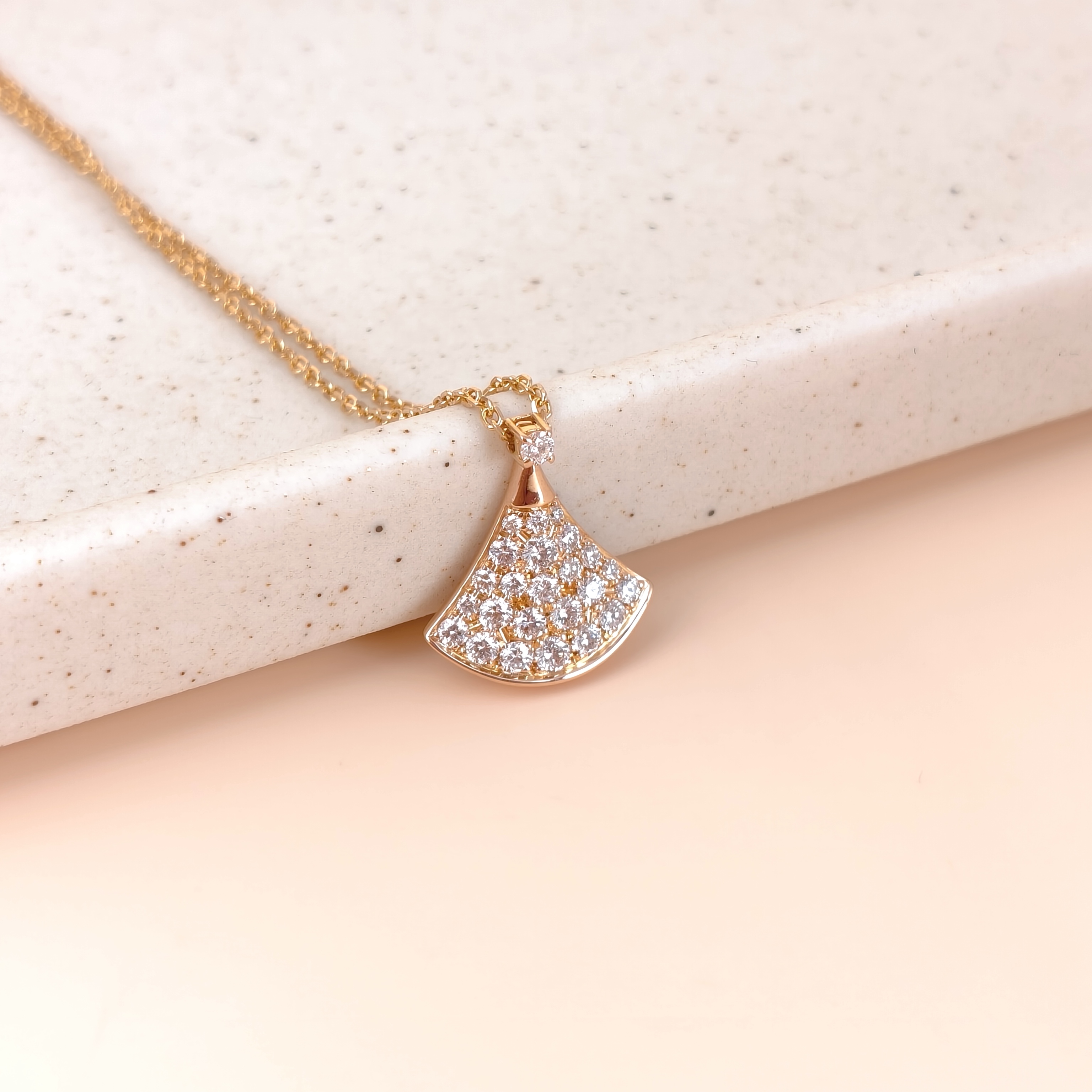 Bvlgari Necklace DIVAS’ DREAM Collection Pavé Diamond Rose Gold Diamond18KR ose Goldmini Pendant0.9cm — cover view 5 of 11