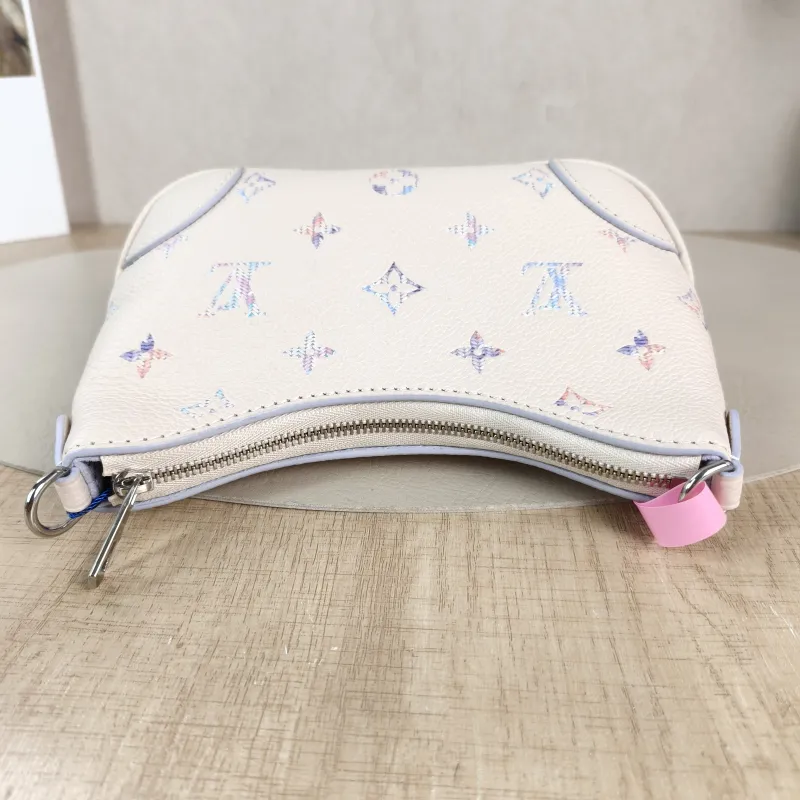 Louis Vuitton Crossbody Bag Boulogne White · Calfskin nano 19 × 8 × 13 cm — detail view 7 of 10