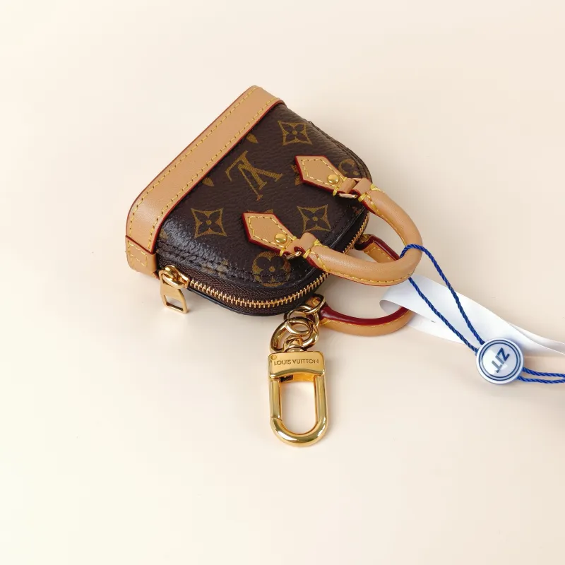 Louis Vuitton Key Ring alma Key Ring Monogram PVC One Size 8 × 4 × 6 cm — cover view 3 of 9