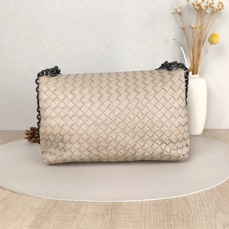 Bottega Veneta Shoulder Bag Woven Messenger Bag Pink Lambskin One Size24 × 8 × 17 cm — cover view 3 of 5