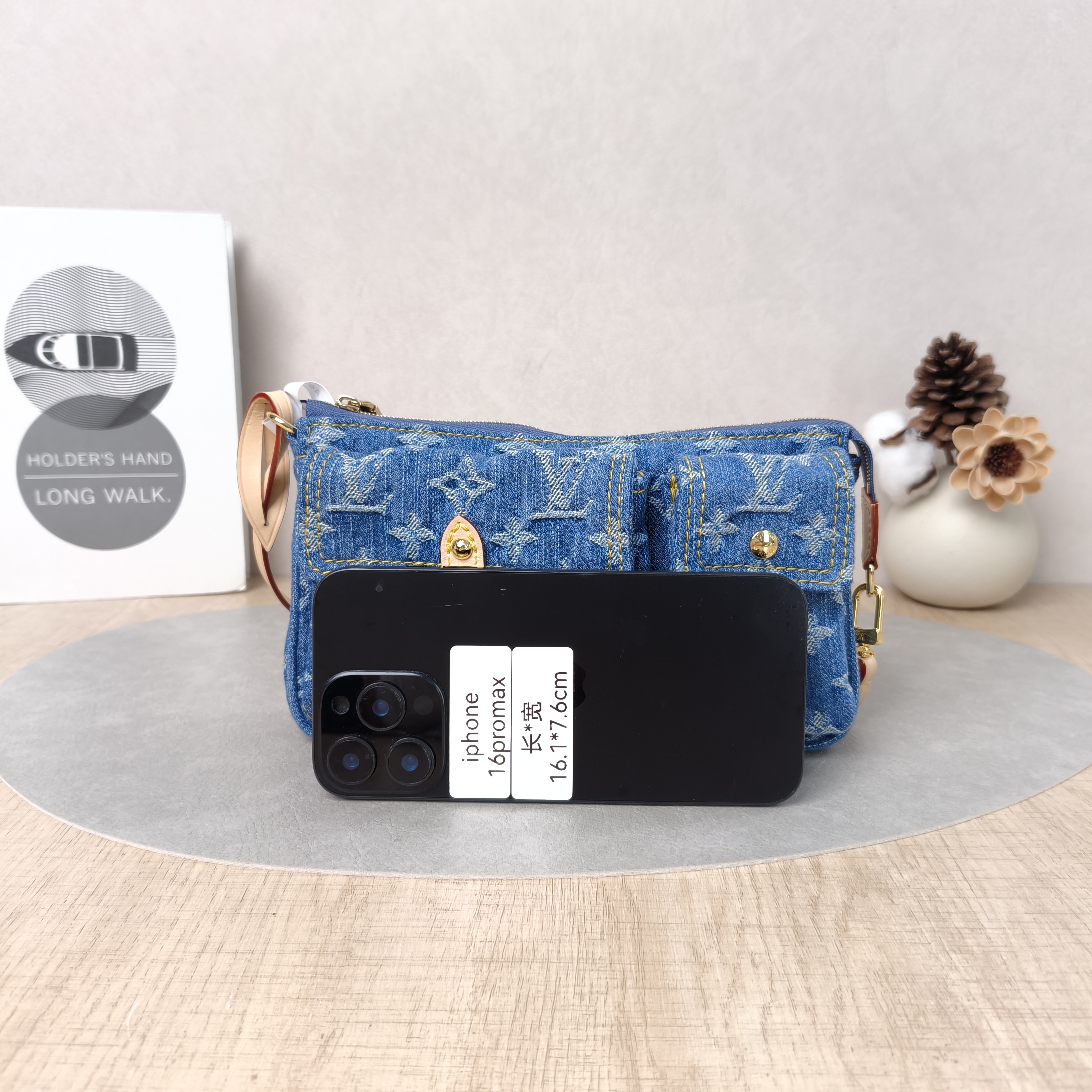Louis Vuitton Shoulder Bag Pochette Accessories Cargo One Size23.5 × 3 × 14 cm — cover view 5 of 6
