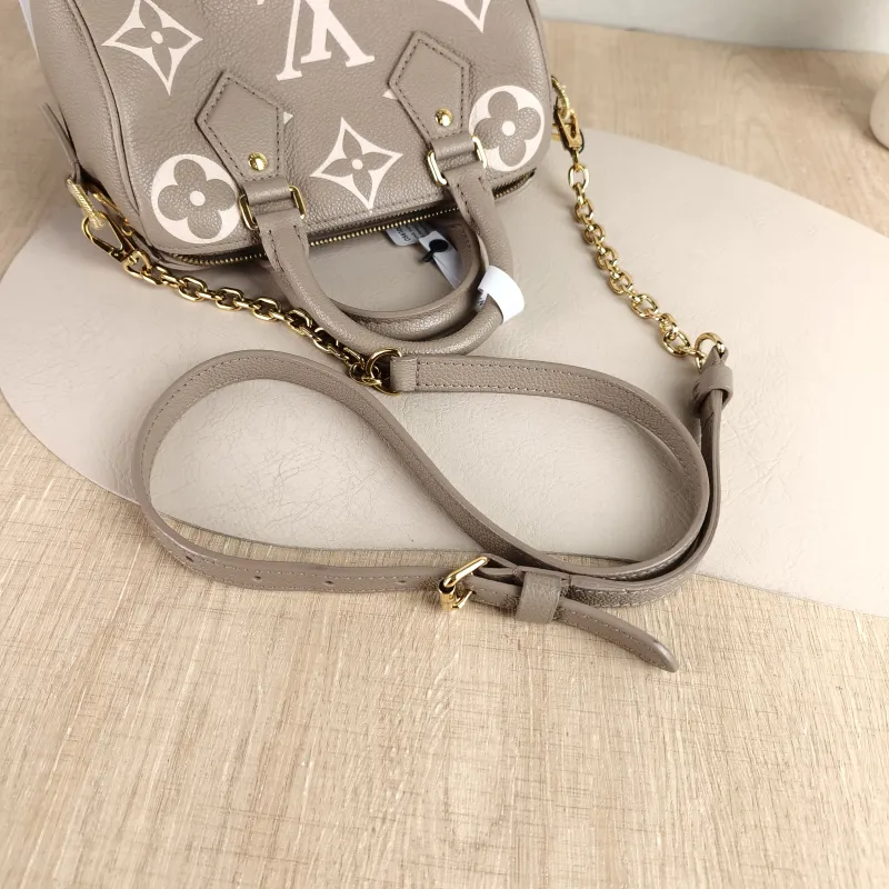 Louis Vuitton Crossbody Bag Speedy20 · White Monogram Empreinte Embossed Calfskin Small 20.5 × 12 × 13.5 cm — detail view 1 of 10