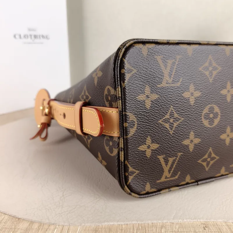 Louis Vuitton Top Handle Bag ALL IN BB Monogram PVC BB 16 × 12 × 18 cm Leather Tag， — detail view 7 of 9