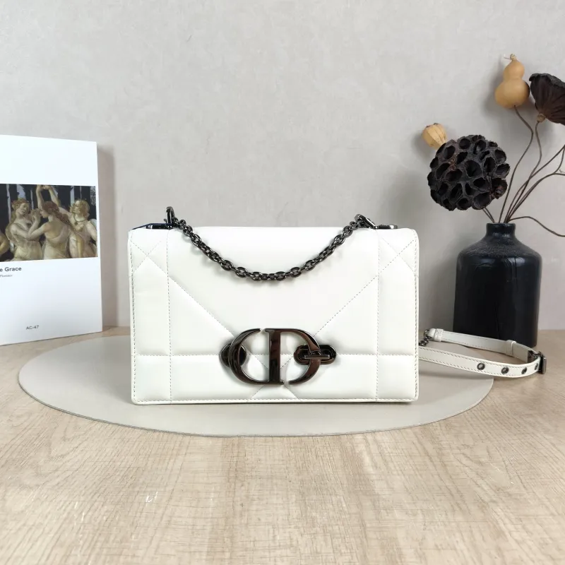 DIOR Crossbody Bag30Montaigne White Lambskin One Size25 × 8 × 15 cm