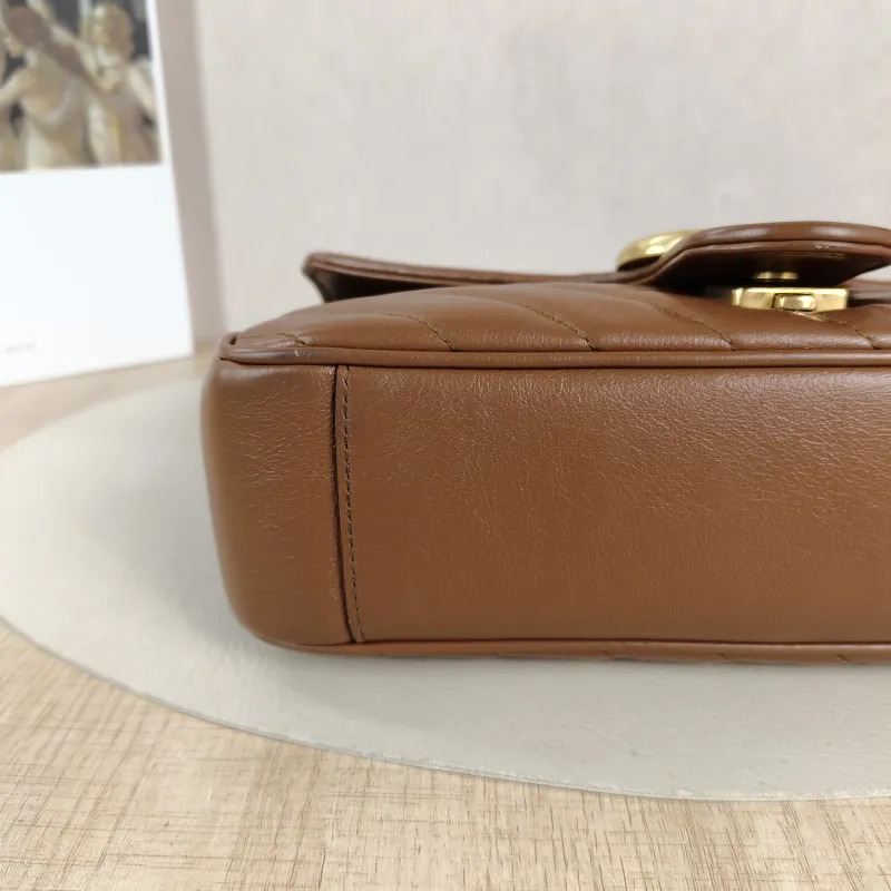 GUCCI Crossbody Bag GG Marmont Medium Marmont 26 Caramel Calfskin 26 × 7 × 15 cm — detail view 6 of 11