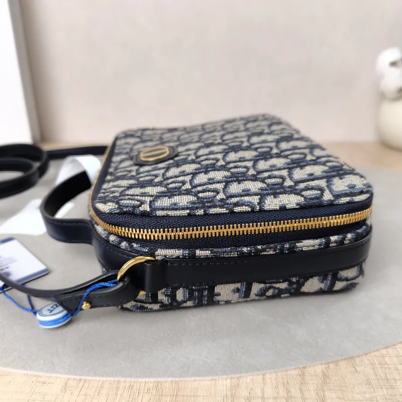 DIOR Shoulder Bag30 Montaigne Box Shoulder Bag Blue Canvas One Size19.5 × 6 × 15 cm — detail view 2 of 12