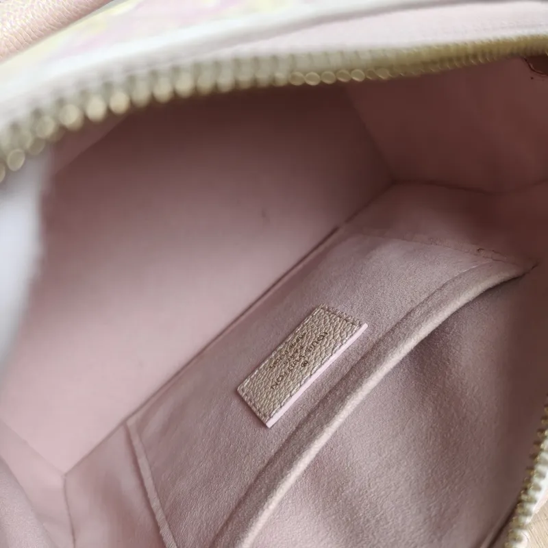 Louis Vuitton Crossbody Bag Speedy20 Collection · Calfskin One Size 20.5 × 12 × 13.5 cm — detail view 4 of 10