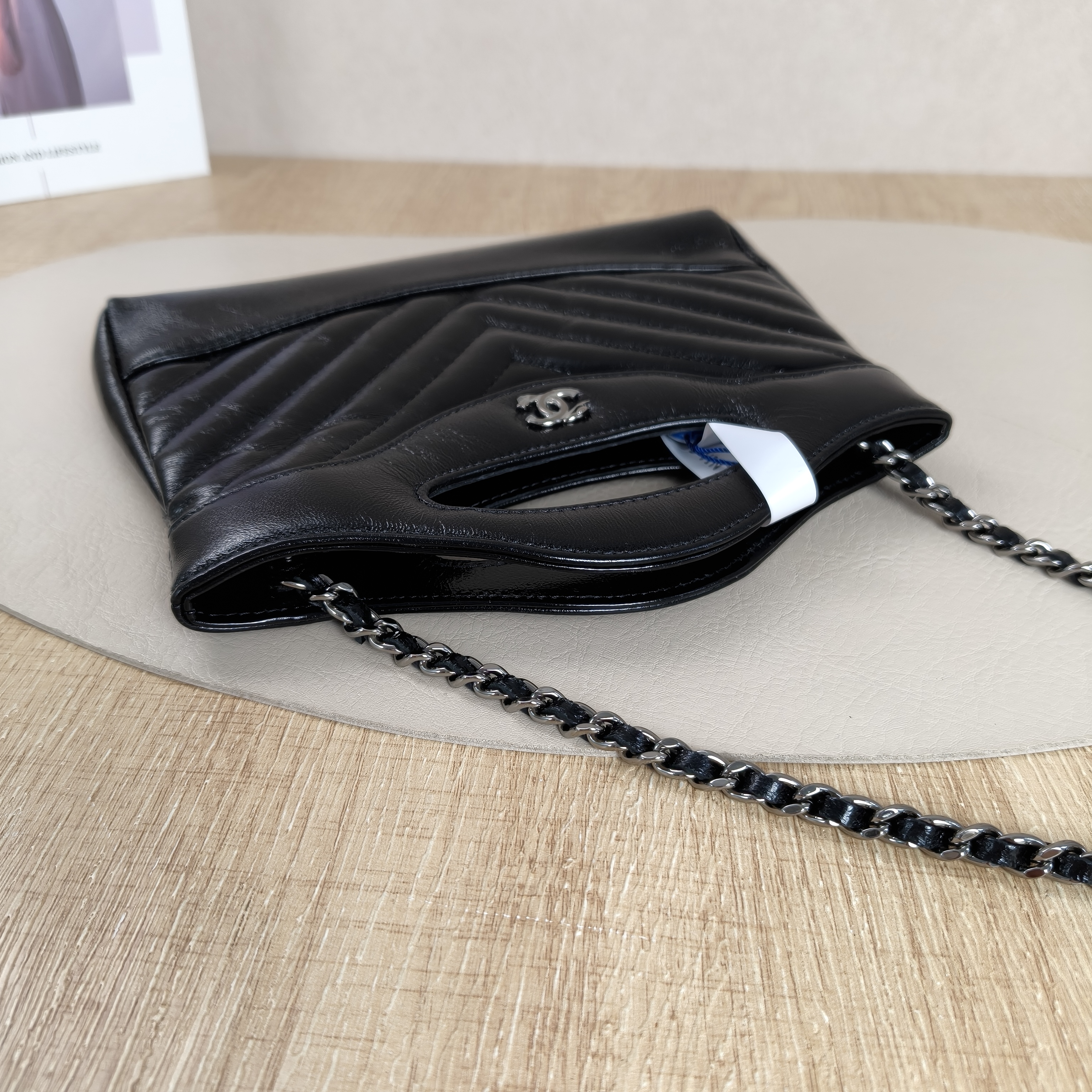 Chanel Shoulder Bag V 31Bag Black Waxed Leathernano20.5 × 3.5 × 17 cm — cover view 4 of 11