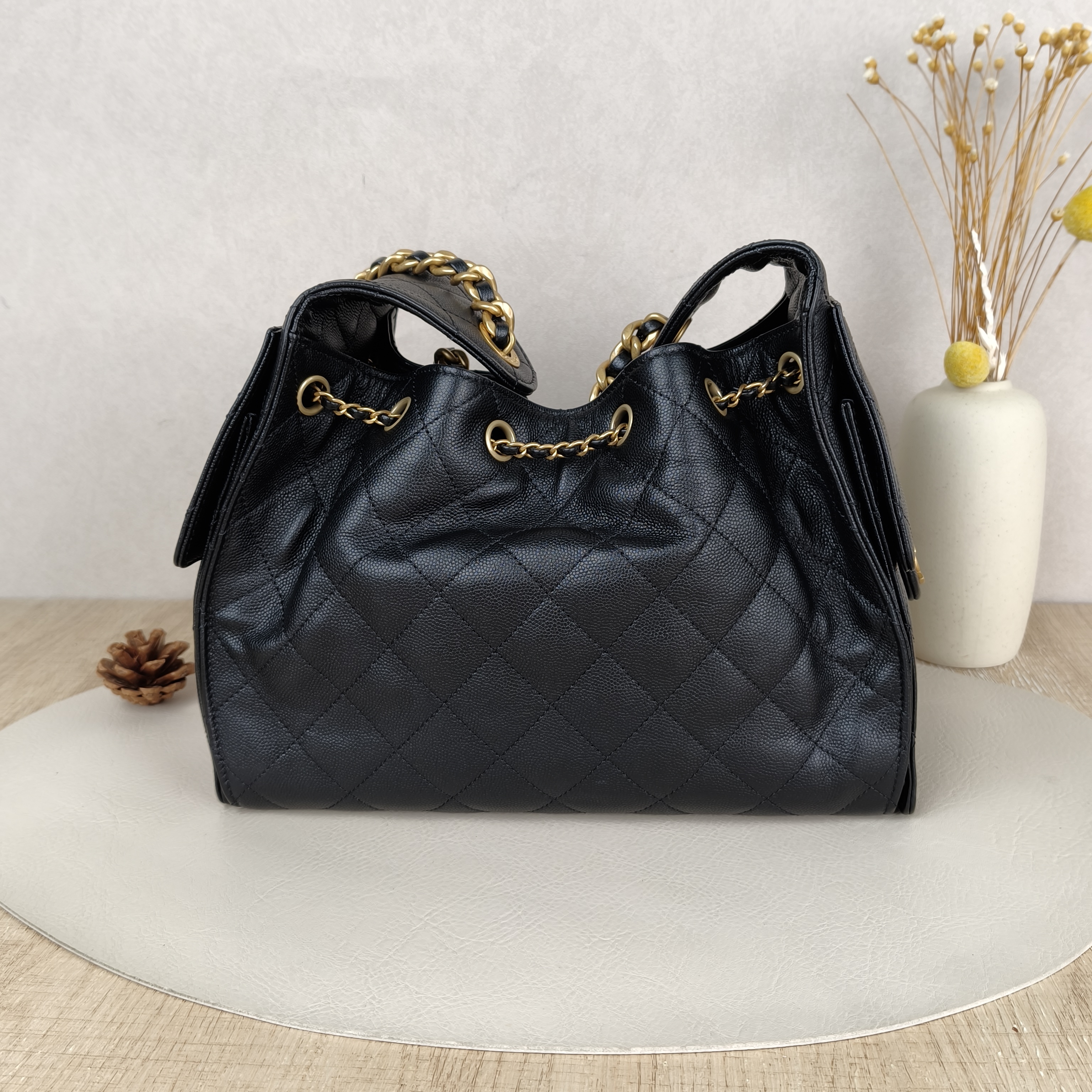 Chanel Shoulder Bag25Bag Black Grained Calfskin Small26 × 14 × 30 cm — cover view 6 of 10
