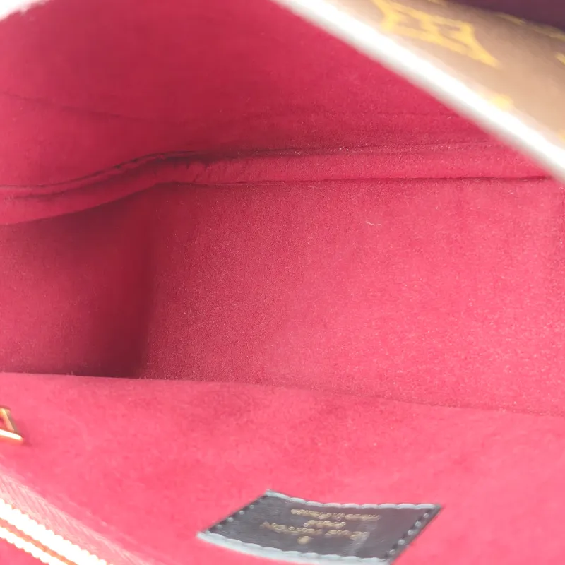 Louis Vuitton Crossbody Bag Passy Messenger Bag Monogram PVC Small 23 × 9 × 17 cm — detail view 13 of 14
