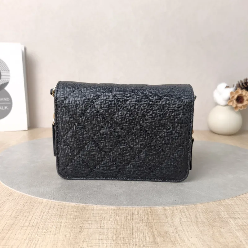 Chanel Crossbody Bag Edition Black Grained Calfskin 18 × 6 × 13.5 cm Microchip Edition — cover view 3 of 5