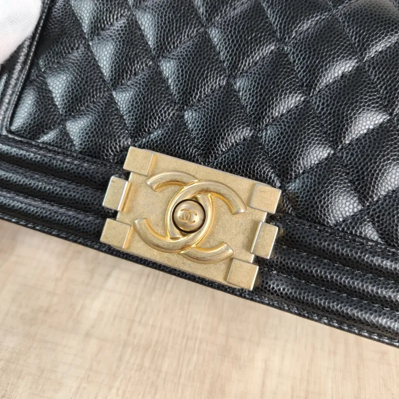 Chanel Crossbody Bag Le Boy​ Black Grained Calfskin Small 20.5 × 8.5 × 12 cm 25 — detail view 8 of 11