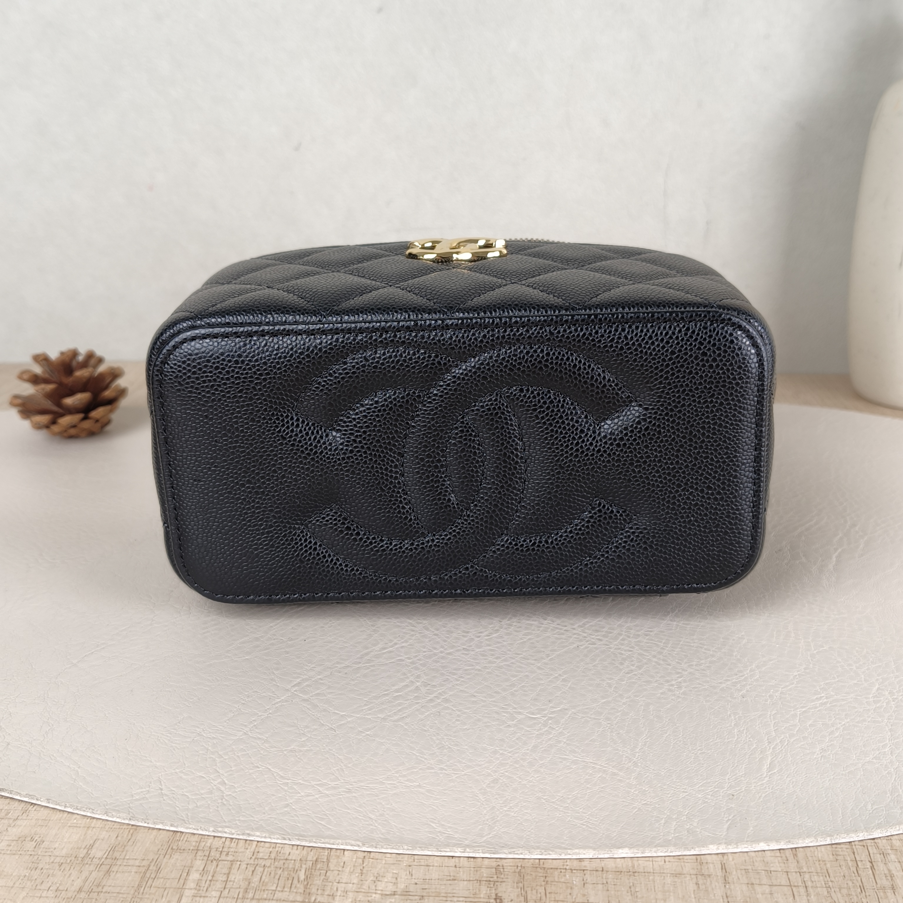 Chanel Crossbody Bag Edition Woven Black Calfskinmini16 × 8 × 9.5 cm — cover view 6 of 6