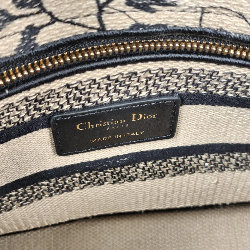 DIOR Top Handle Bag Lady Lady Dior Bag Beige Black Canvas Medium24 × 12 × 21 cm — detail view 4 of 14