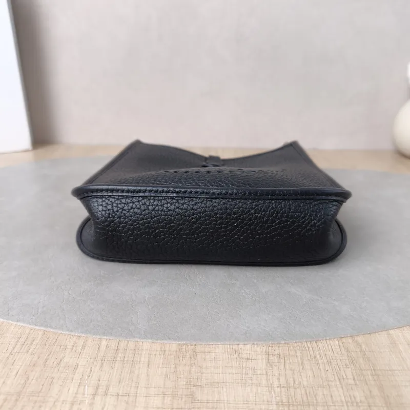 Hermès Crossbody Bag Evelyne Mini 16 Mini 16 Black TC Calfskin Mini 17 × 5.5 × 18 cm U — cover view 3 of 6