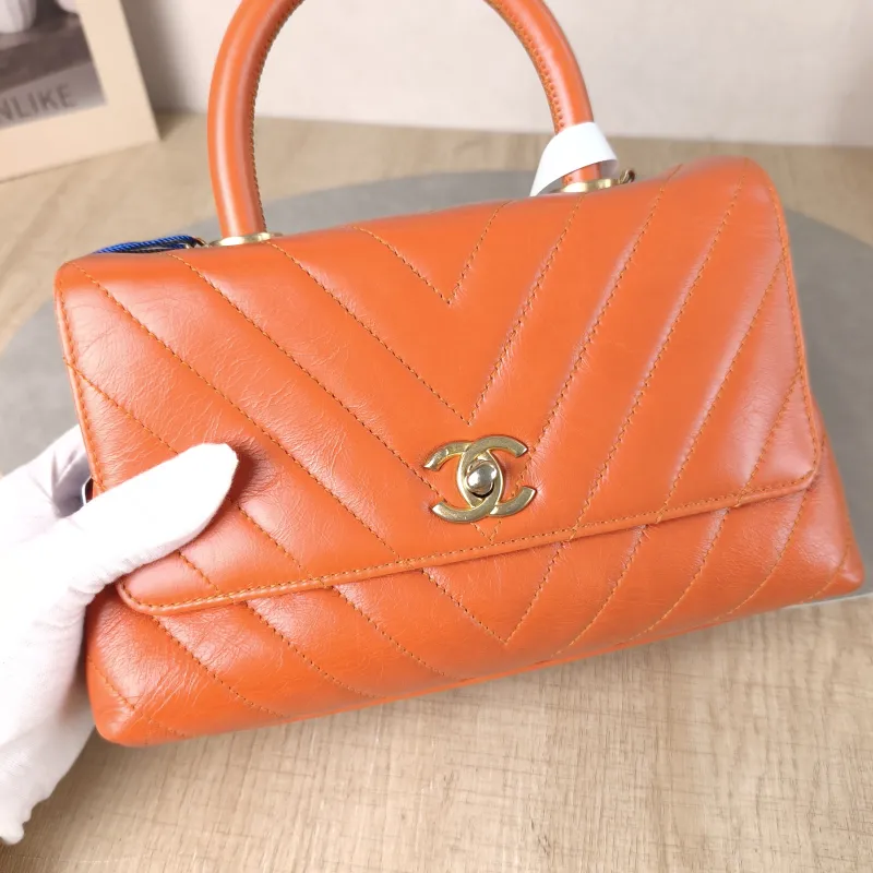 Chanel Top Handle Bag Coco Handle​ v Waxed Leather Calfskin Small 24 × 10 × 14 cm 24 — detail view 9 of 12