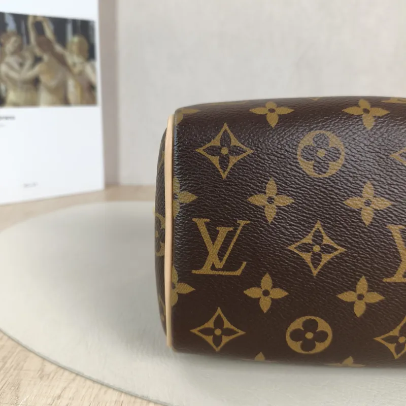 Louis Vuitton Crossbody Bag Speedy20 Shoulder Strap PVC Small 20.5 × 12 × 13.5 cm — detail view 3 of 13