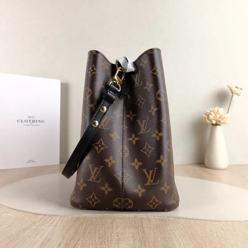 Louis Vuitton Shoulder Bag NÉONOÉ Bucket Bag Black PVC Medium 26 × 17.5 × 26 cm — detail view 6 of 10