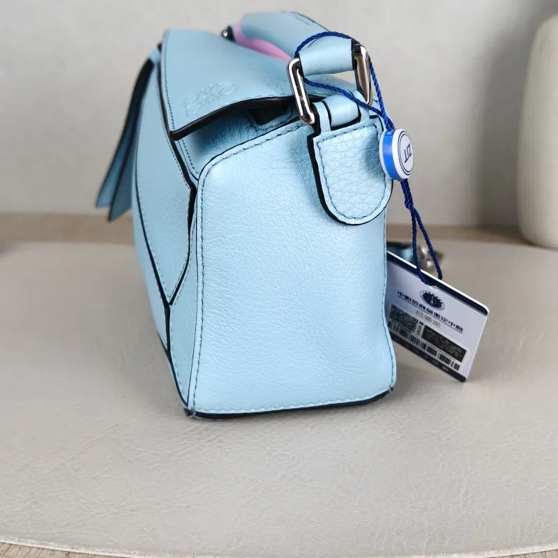 LOEWE Crossbody Bag Puzzle Blue Calfskin Mini 18 × 8 × 12.5 cm — detail view 7 of 11