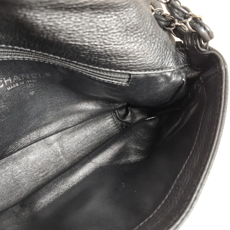 Chanel Shoulder Bag Black Calfskin 24 × 6 × 14 cm 10 Conditioned — detail view 10 of 11