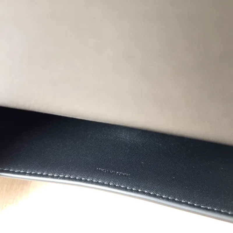CELINE Crossbody Bag teen lola Crossbody Bag Black Calfskin One Size 20 × 5 × 11.5 cm — detail view 4 of 11