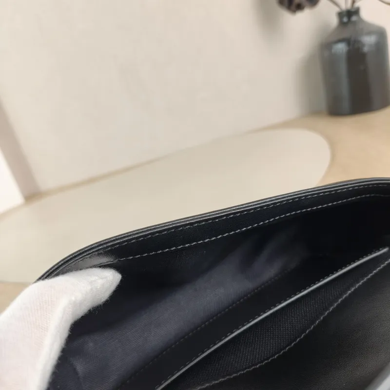 GUCCI Crossbody Bag GG Marmont So Black Marmont So Black Black CC alfskin Small 22 × 6 × 13 cm — detail view 6 of 11