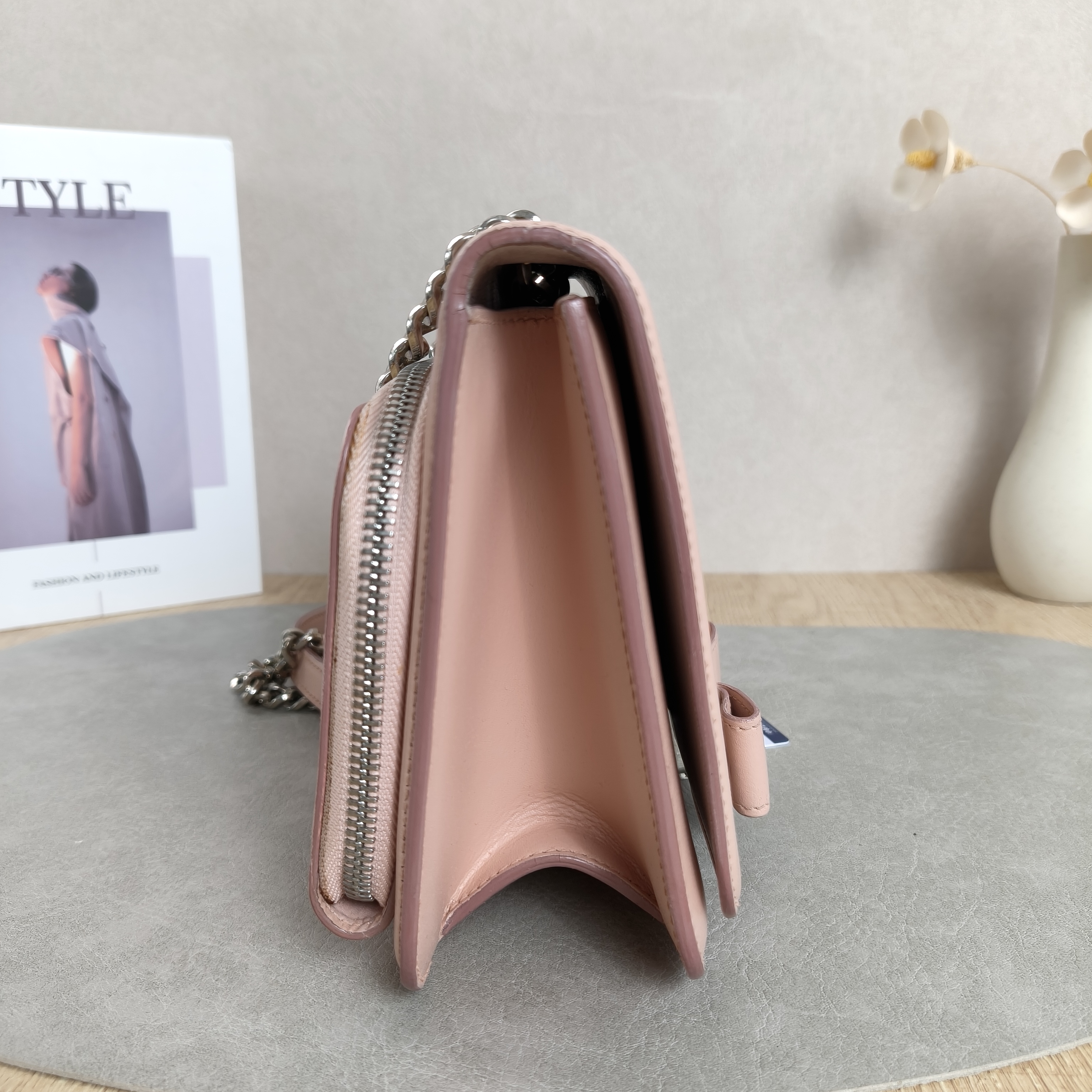 FERRAGAMO vara Chain Bag Pink Calfskin · 20 × 6.5 × 16 cm — cover view 7 of 9