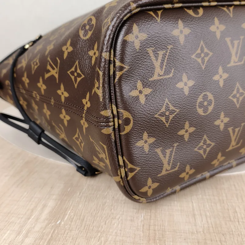 Louis Vuitton Shoulder Bag NEVERFULL INSIDE OUT Black PVC · Calfskin Medium 31 × 14 × 28 cm — detail view 11 of 11