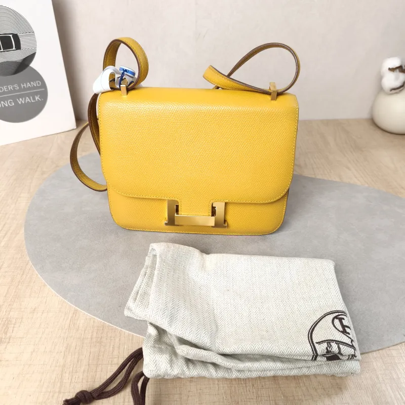 Hermès Crossbody Bag Constance 19 Gold-Tone Hardware Epsom Calfskinmini18 × 4 × 15 cm Conditioned — cover view 2 of 6