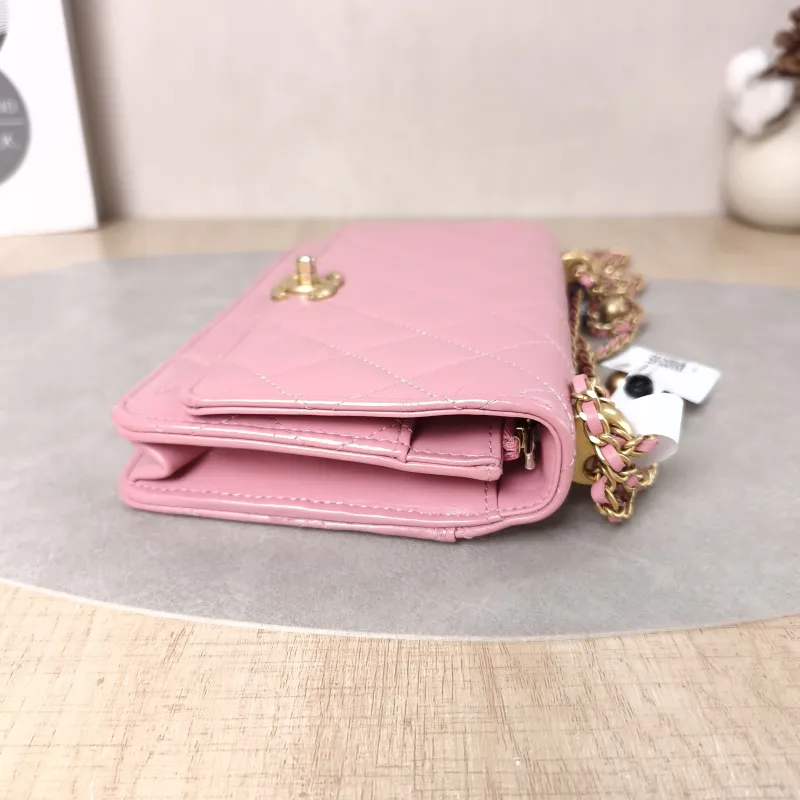 Chanel Crossbody Bag woc Pink Calfskin One Size19.2 × 3.5 × 12.3 cm — detail view 12 of 14