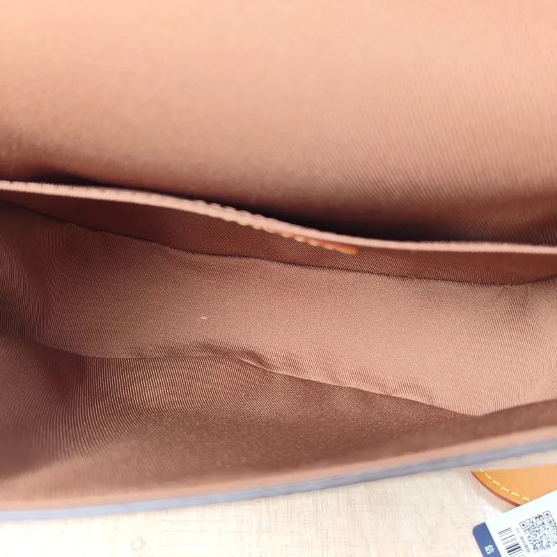 Louis Vuitton Crossbody Bag MONTSOURIS Messenger Bag Brown PVC Small 20 × 7 × 17 cm — detail view 2 of 13