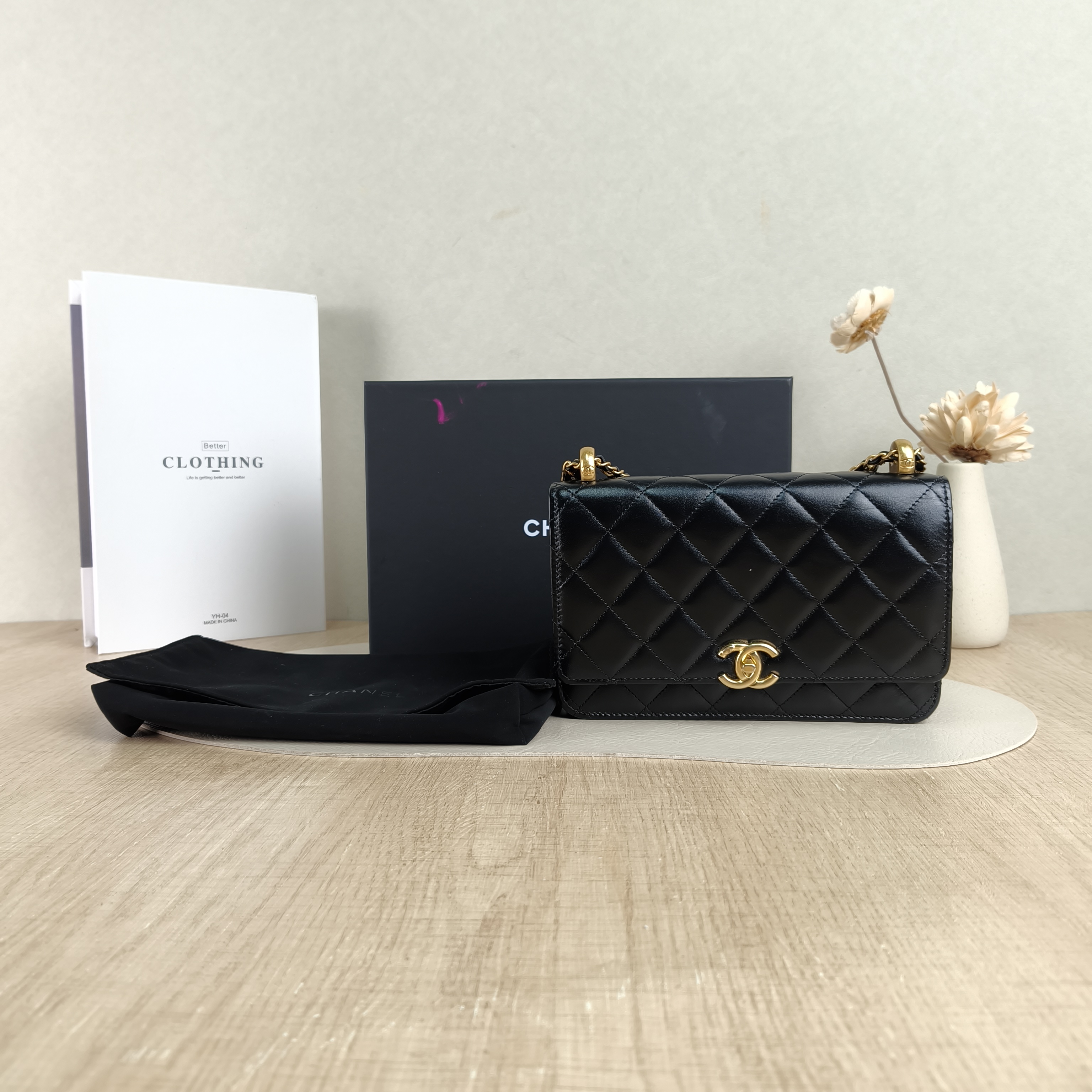 Chanel Crossbody Bag woc Black Calfskin One Size19.2 × 3.5 × 12.3 cm — cover view 4 of 6